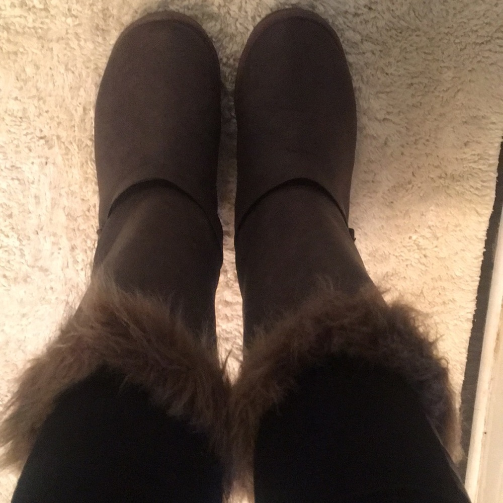 Brown winter fur boots